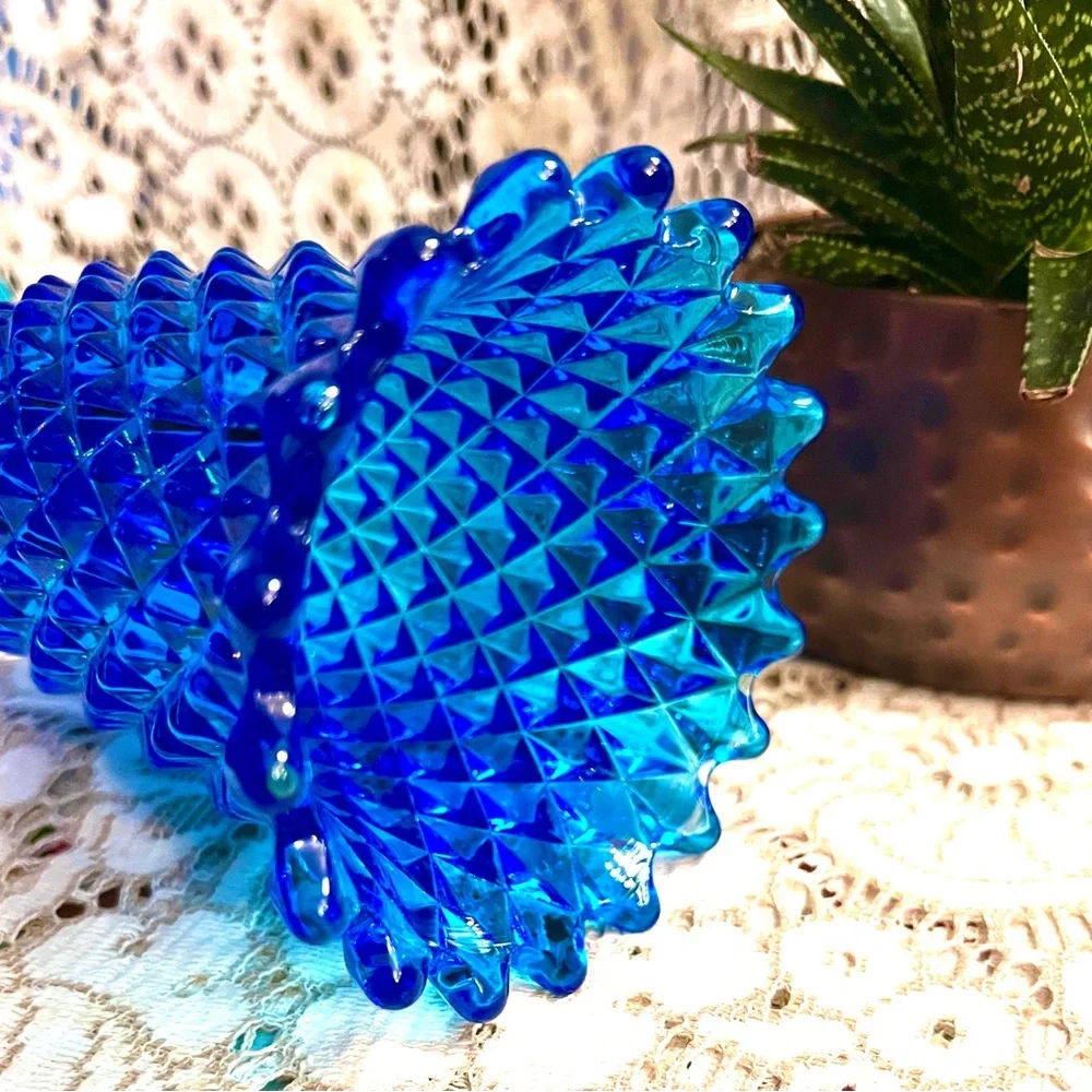 Vintage Westmoreland Bermuda Blue Sawtooth Diamond Point Celery Vase Glows 9.5”